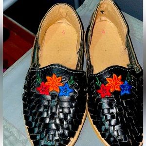 Size 12 black girls huaraches